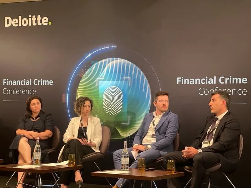 Deloitte Financial Crime Conference'ta düzenlenen panel oturumu