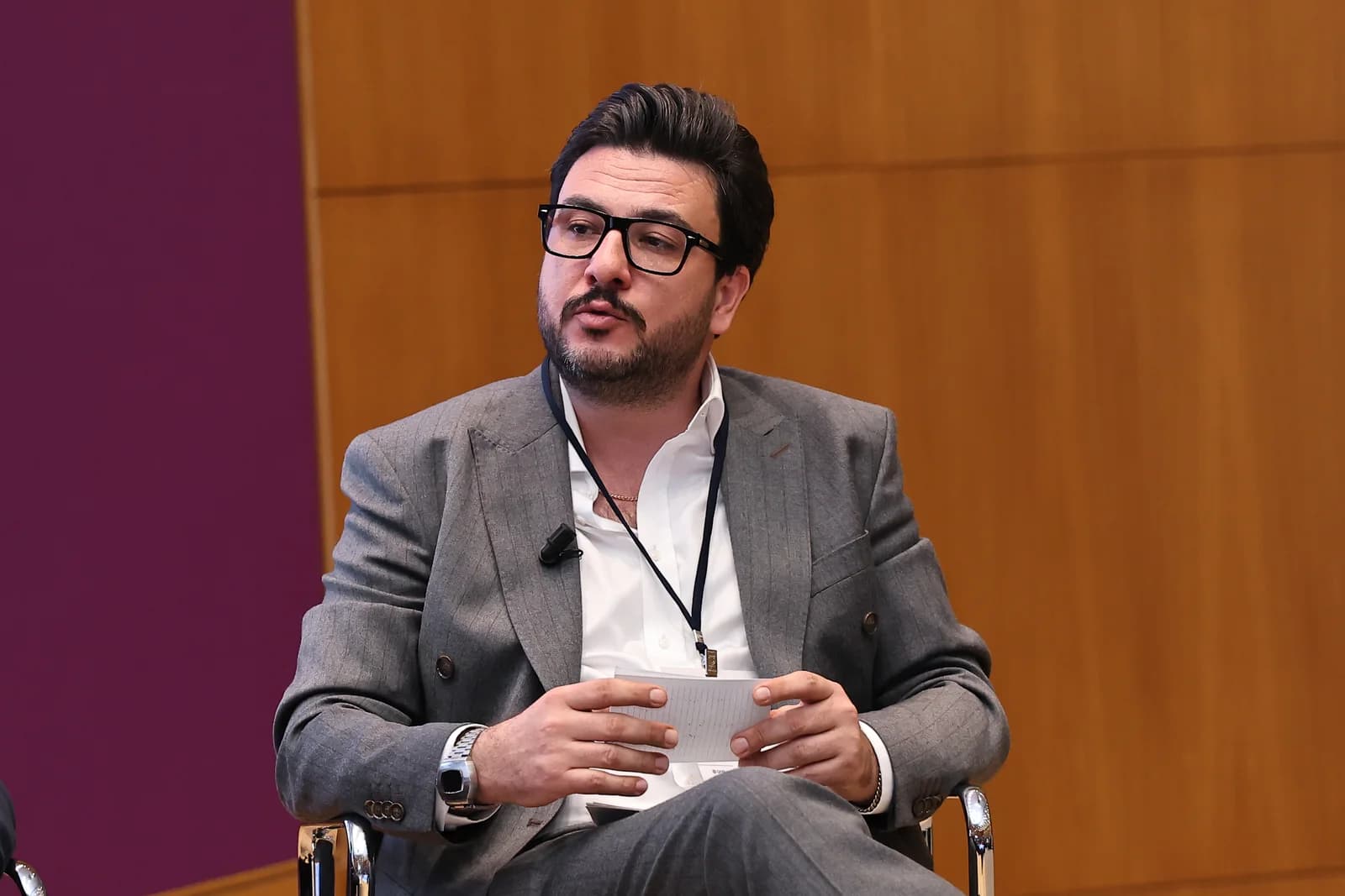 Datateam CTO’su Erkan Karameşe panel oturumunda konuşurken